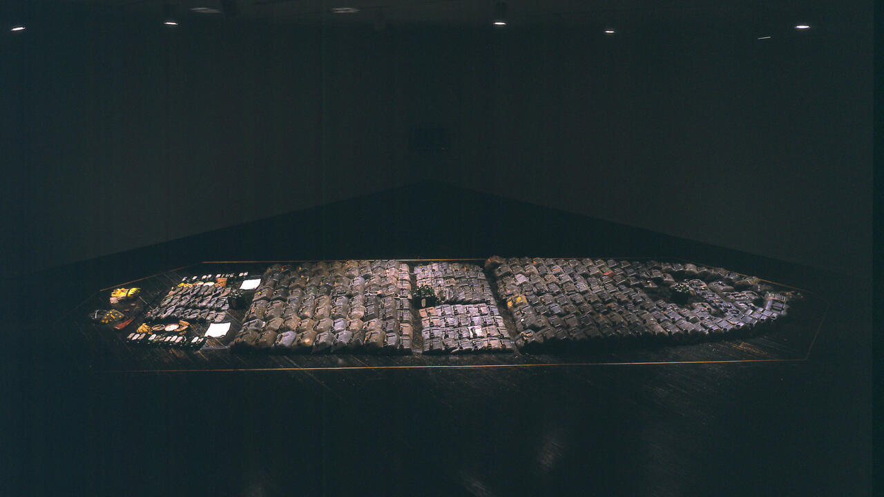 «La Bouche du Roi», l'œuvre emblématique de Romuald Hazoumé Reportage